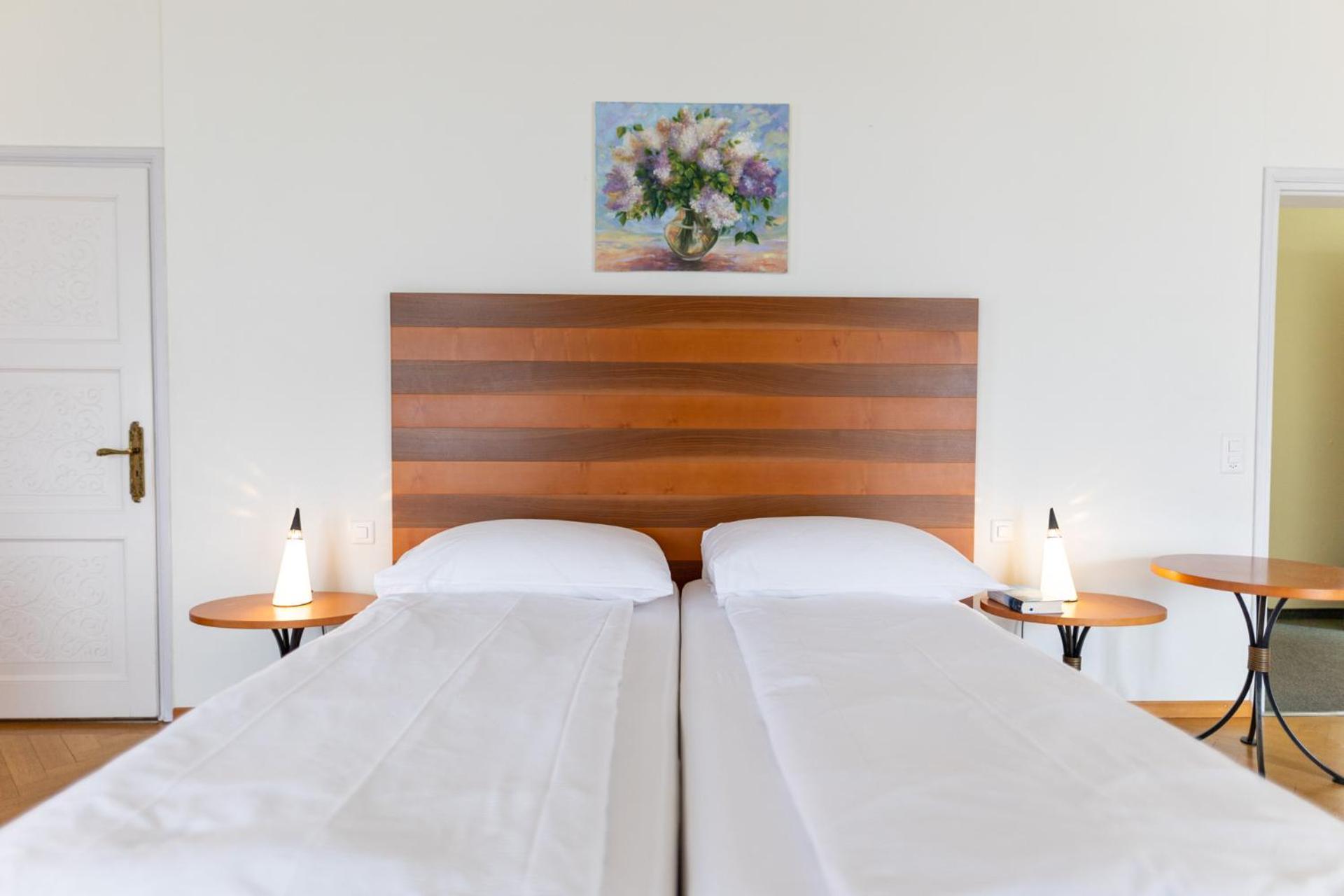 By La Perla Guest house